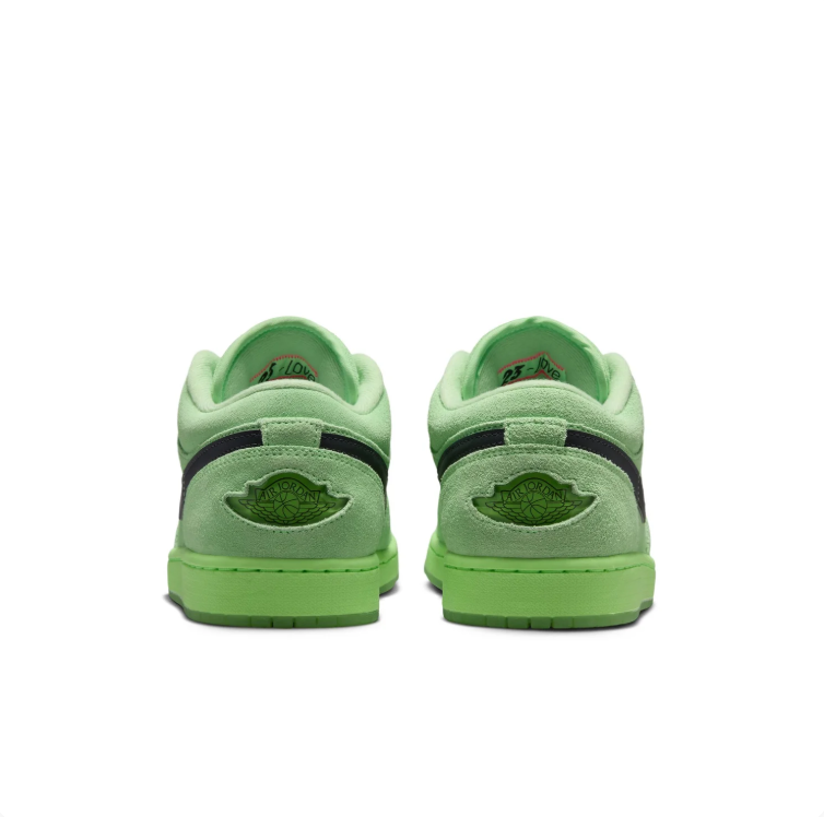 Jordan Low-Top Sneakers - Light Green / Black