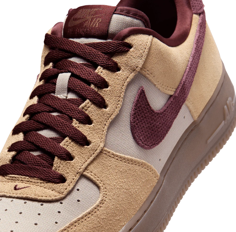 Nike Low-Top Sneakers – Tan & Burgundy
