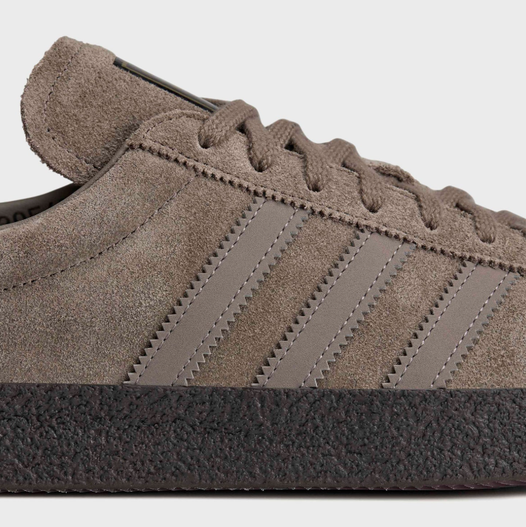 adidas Low-Top Sneakers - Taupe / Black