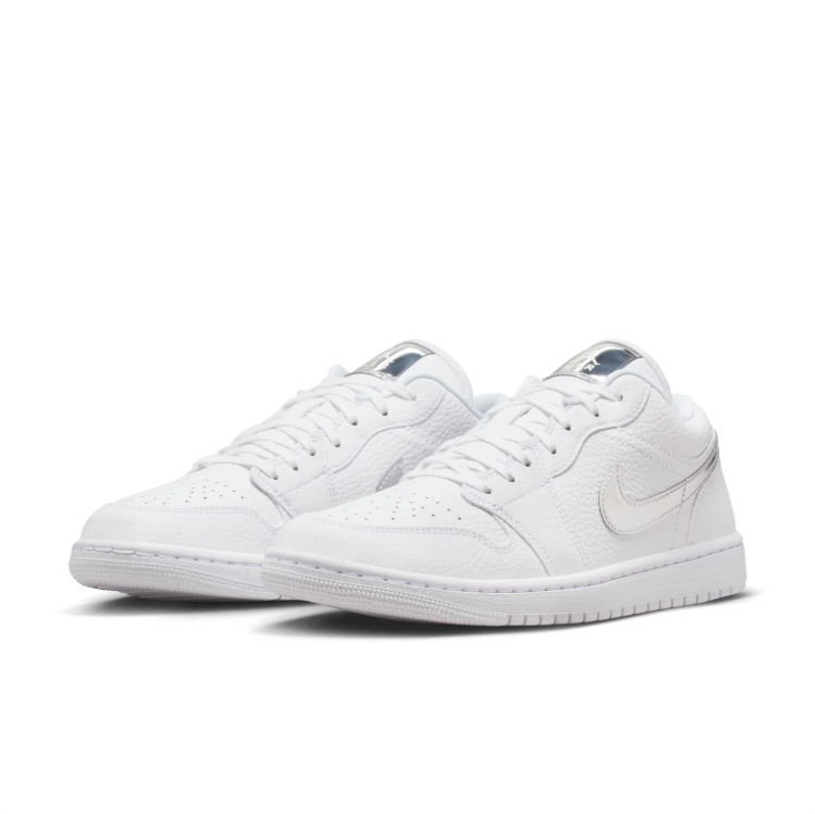 Jordan Low-Top Sneakers - White / Metallic Silver