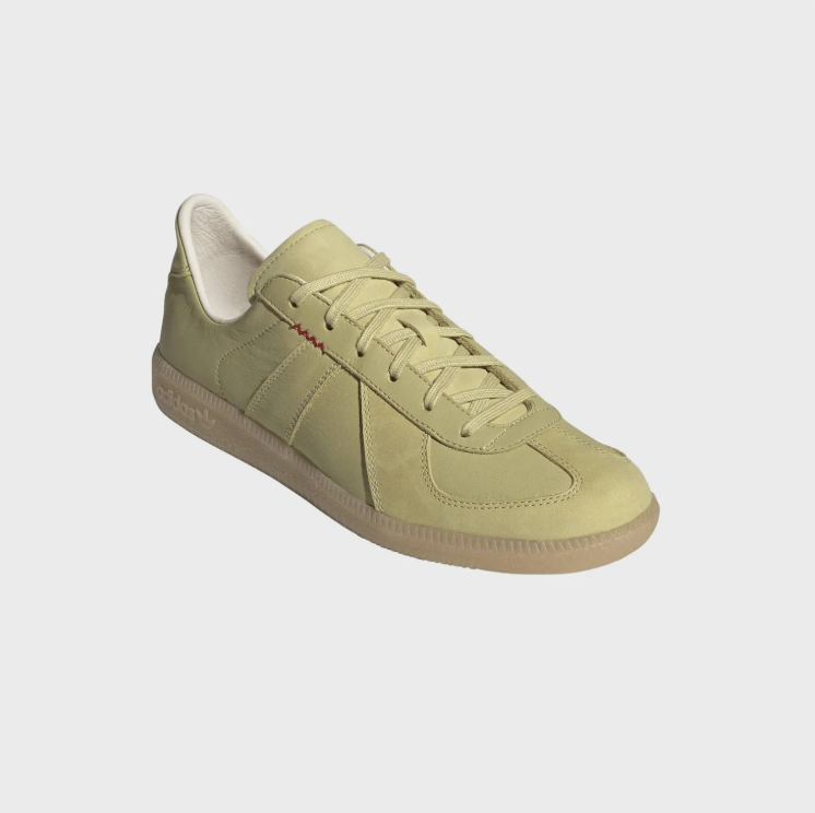 adidas Low-Top Sneakers - Pale Olive / Gum