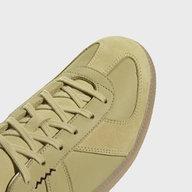 adidas Low-Top Sneakers - Pale Olive / Gum