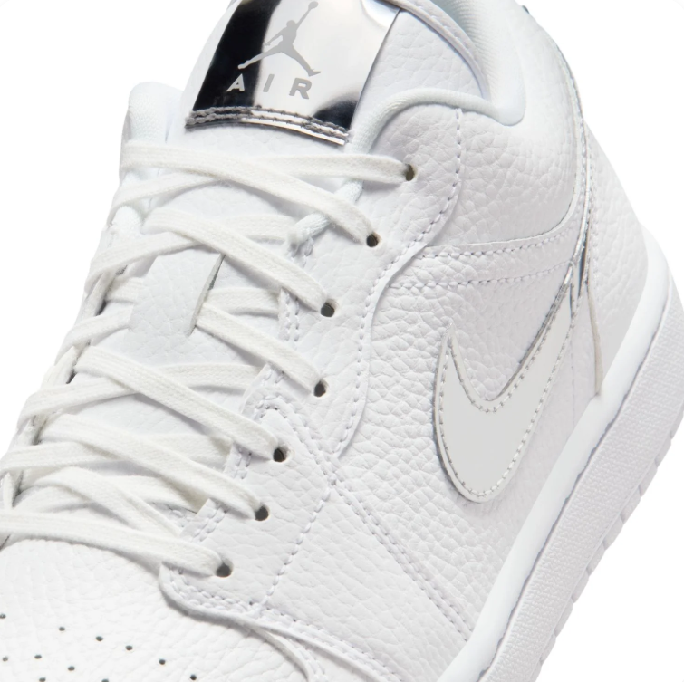 Jordan Low-Top Sneakers - White / Metallic Silver