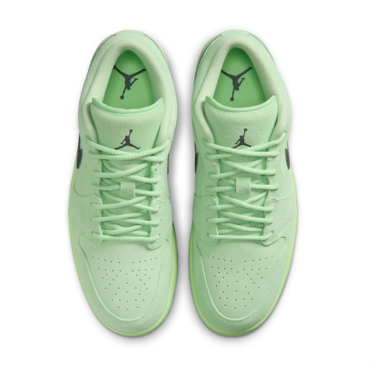 Jordan Low-Top Sneakers - Light Green / Black