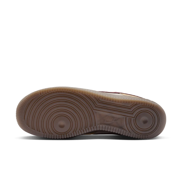 Nike Low-Top Sneakers – Tan & Burgundy