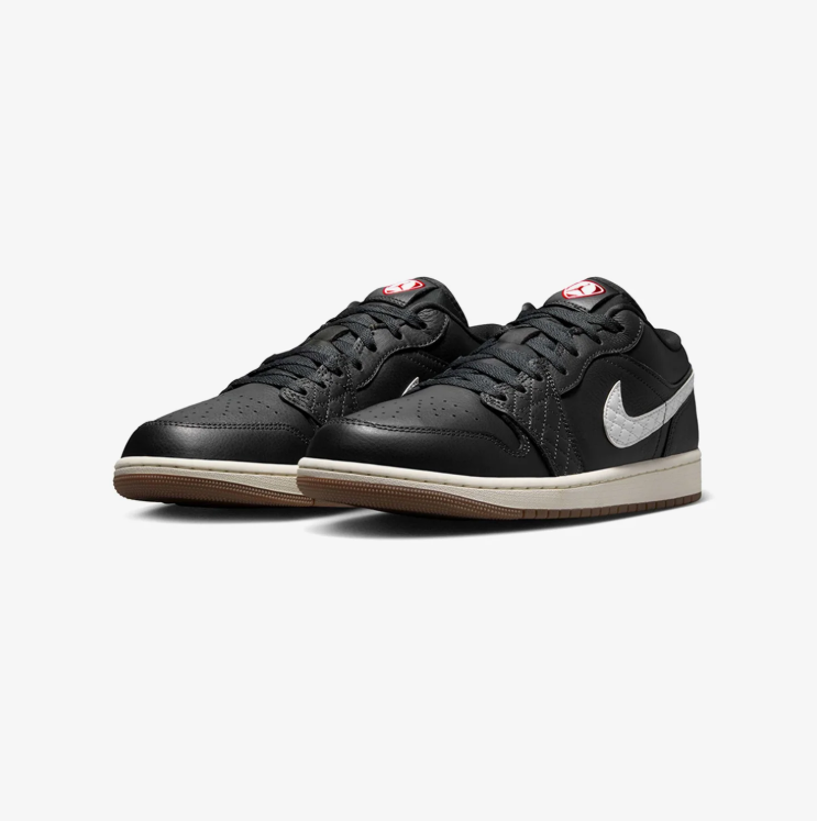 Jordan Low-Top Sneakers - Black / White / Gum