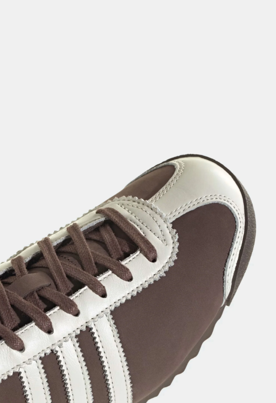 adidas Low-Top Sneakers - Dark Brown / Cream