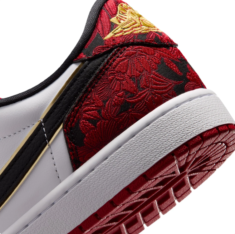 Jordan Low-Top Sneakers - Red / White / Black / Gold