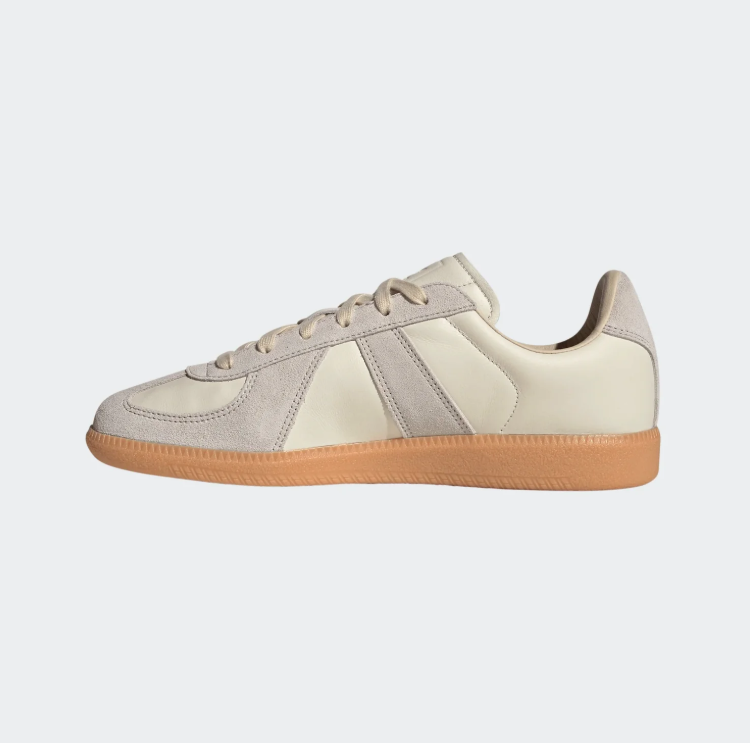 adidas Low-Top Sneakers - Cream / Light Grey / Gum