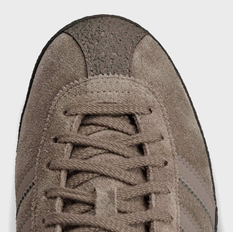 adidas Low-Top Sneakers - Taupe / Black