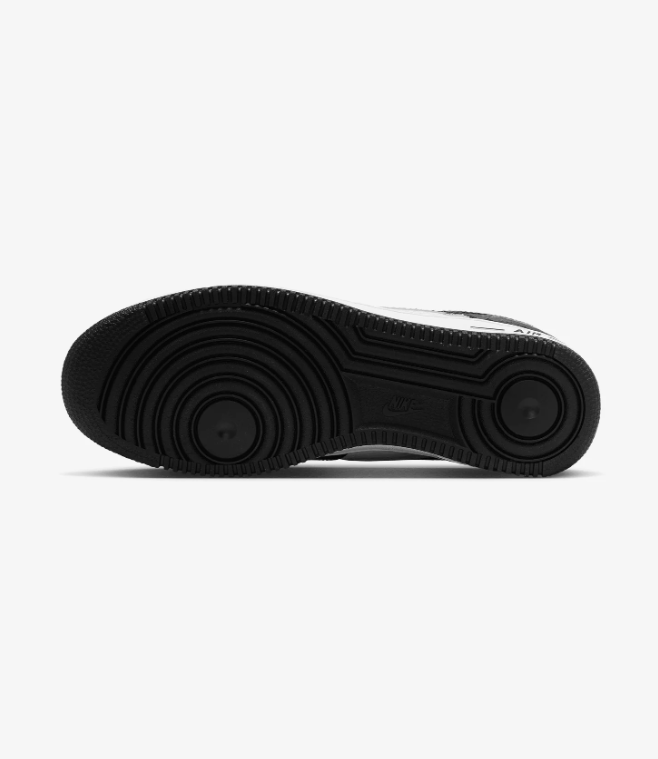 Nike Low-Top Sneakers - Black / White Crackle Finish