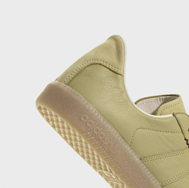 adidas Low-Top Sneakers - Pale Olive / Gum