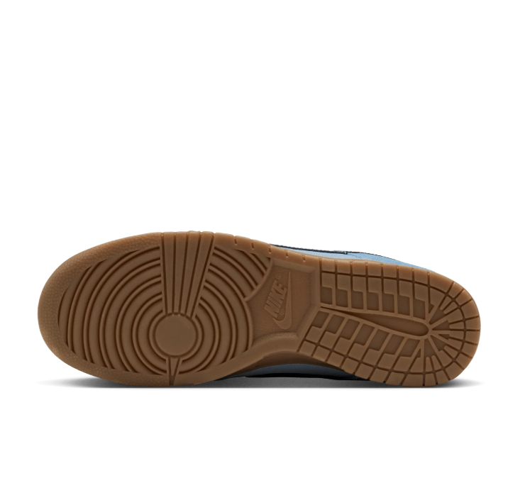 Nike Low-Top Sneakers - Light Blue / Navy / Gum