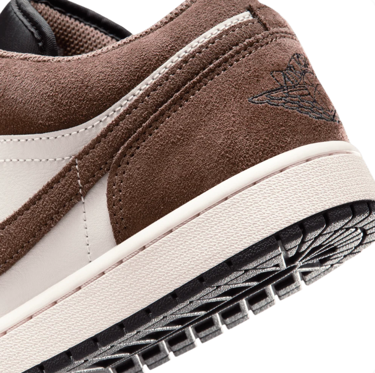 Jordan Low-Top Sneakers - Brown / Cream